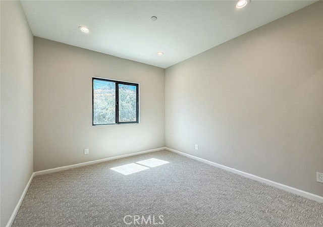 Detail Gallery Image 29 of 46 For 28722 Lincoln Ave, Castaic,  CA 91384 - 3 Beds | 3 Baths