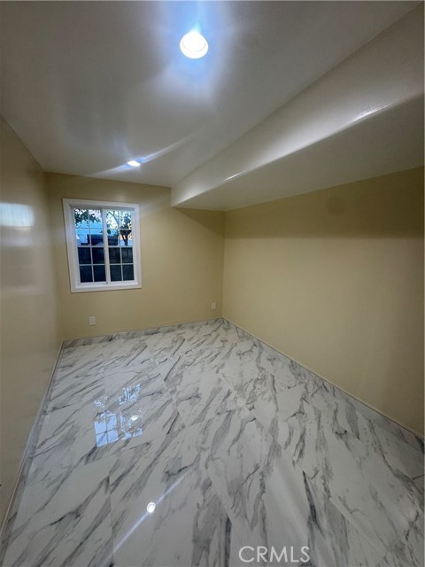 Detail Gallery Image 4 of 6 For 3528 W 109th St #1/2,  Inglewood,  CA 90303 - 2 Beds | 1 Baths