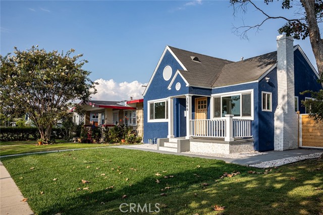 Detail Gallery Image 2 of 36 For 3566 S Gramercy Pl, Los Angeles,  CA 90018 - 3 Beds | 2 Baths