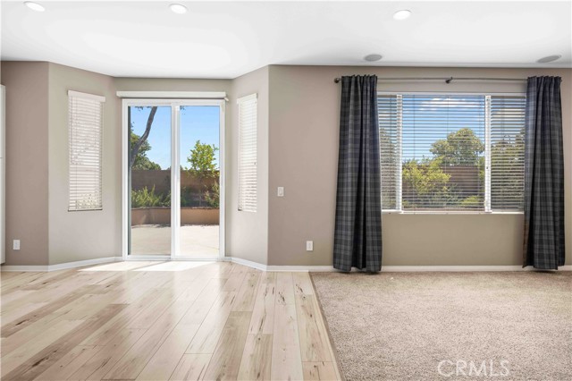 11 Asbury, Irvine CA: https://media.crmls.org/medias/b715fc87-e9c0-4923-bc43-b5a4cd7a260c.jpg