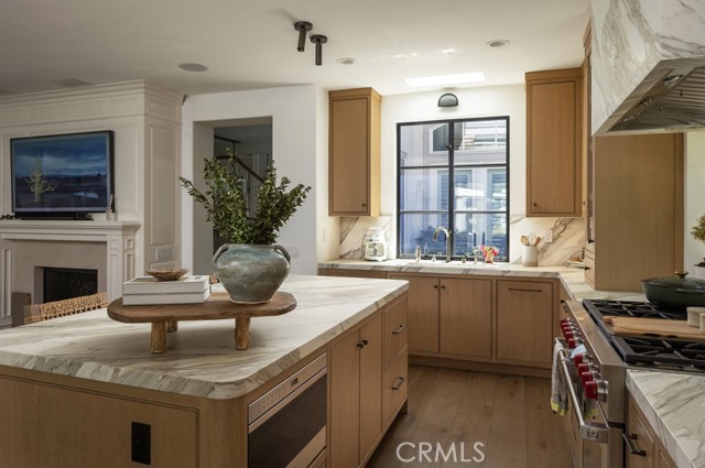 Detail Gallery Image 10 of 35 For 26 Spanish Bay, Newport Beach,  CA 92660 - 5 Beds | 3 Baths