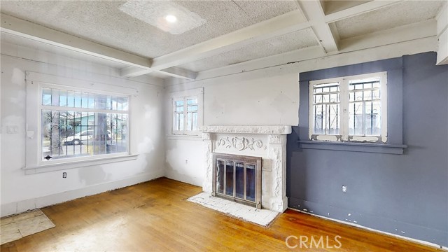 1638 W 51st Street, Los Angeles CA: https://media.crmls.org/medias/b716e317-fc92-4679-8dde-e6b3f13bd2b9.jpg