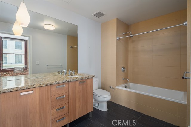 Detail Gallery Image 9 of 25 For 460 S Spring St #1013,  Los Angeles,  CA 90013 - 2 Beds | 2 Baths