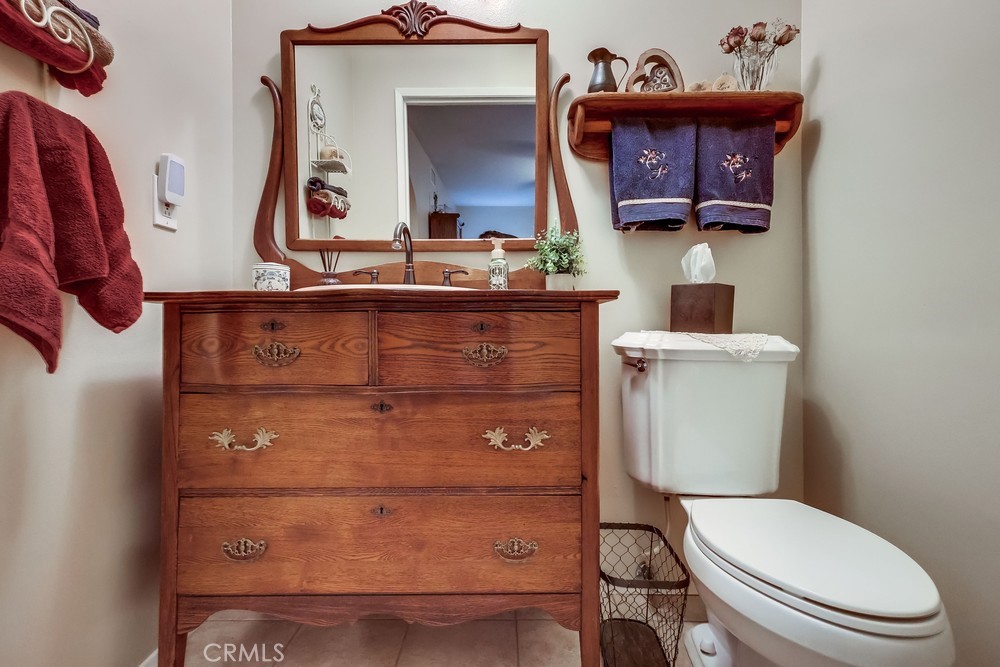 https://media.crmls.org/medias/b717860b-1893-41a2-af8d-4d6c2ee5175a.jpg?preset=X-Large