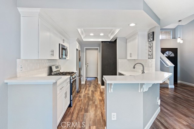 Detail Gallery Image 1 of 51 For 13592 Eucalyptus St, Tustin,  CA 92782 - 3 Beds | 2/1 Baths