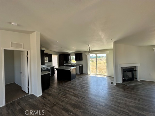 Detail Gallery Image 11 of 64 For 21125 River Rd, Perris,  CA 92570 - 4 Beds | 2 Baths