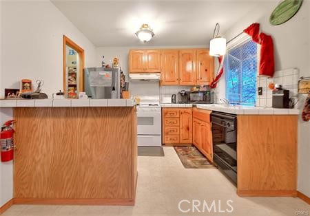 https://media.crmls.org/medias/b7189293-ffd8-46b5-b136-ba6a57928cd1.jpg?preset=X-Large