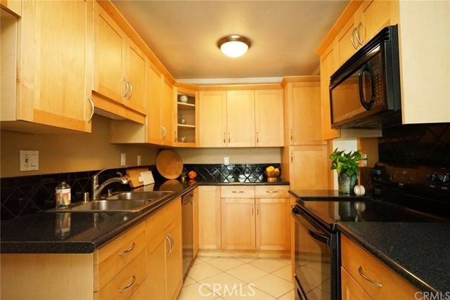 Detail Gallery Image 9 of 23 For 6542 Ocean Crest Dr #C114,  Rancho Palos Verdes,  CA 90275 - 2 Beds | 2 Baths