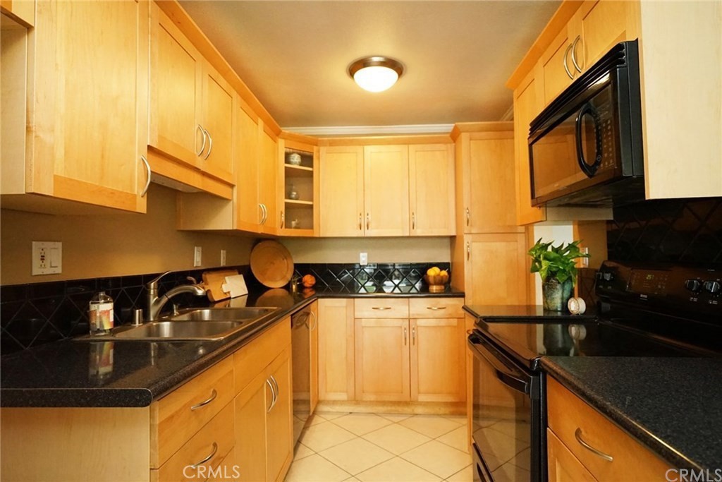6542 Ocean Crest Drive C114
