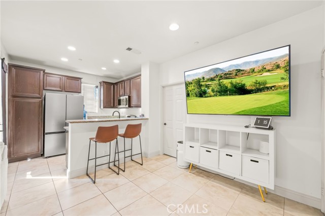 Detail Gallery Image 6 of 47 For 31210 Strawberry Tree, Temecula,  CA 92592 - 3 Beds | 2/1 Baths