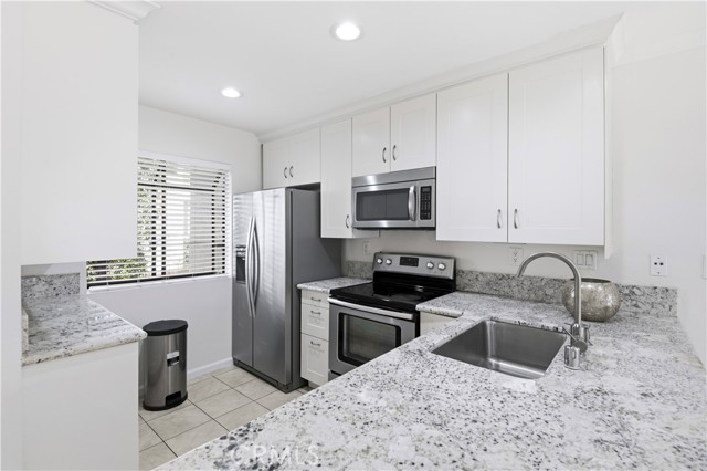 Detail Gallery Image 20 of 32 For 252 Pinview, Irvine,  CA 92620 - 2 Beds | 2 Baths