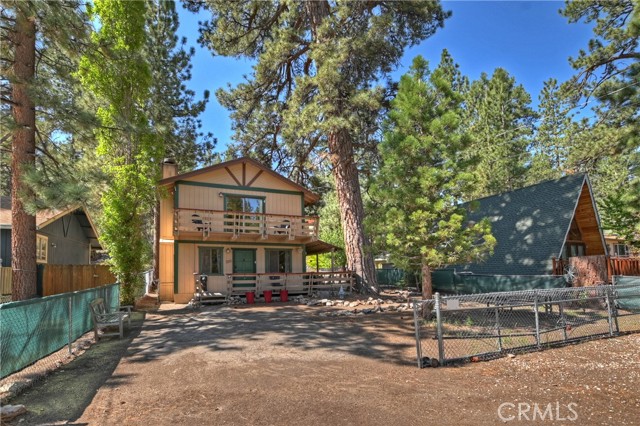 320 W Aeroplane Boulevard, Big Bear City CA: https://media.crmls.org/medias/b71a1966-0368-4d40-9919-8de816322bbb.jpg