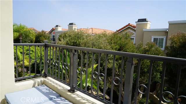 Detail Gallery Image 34 of 44 For 19436 Macgregor Cir, Huntington Beach,  CA 92648 - 2 Beds | 2/1 Baths