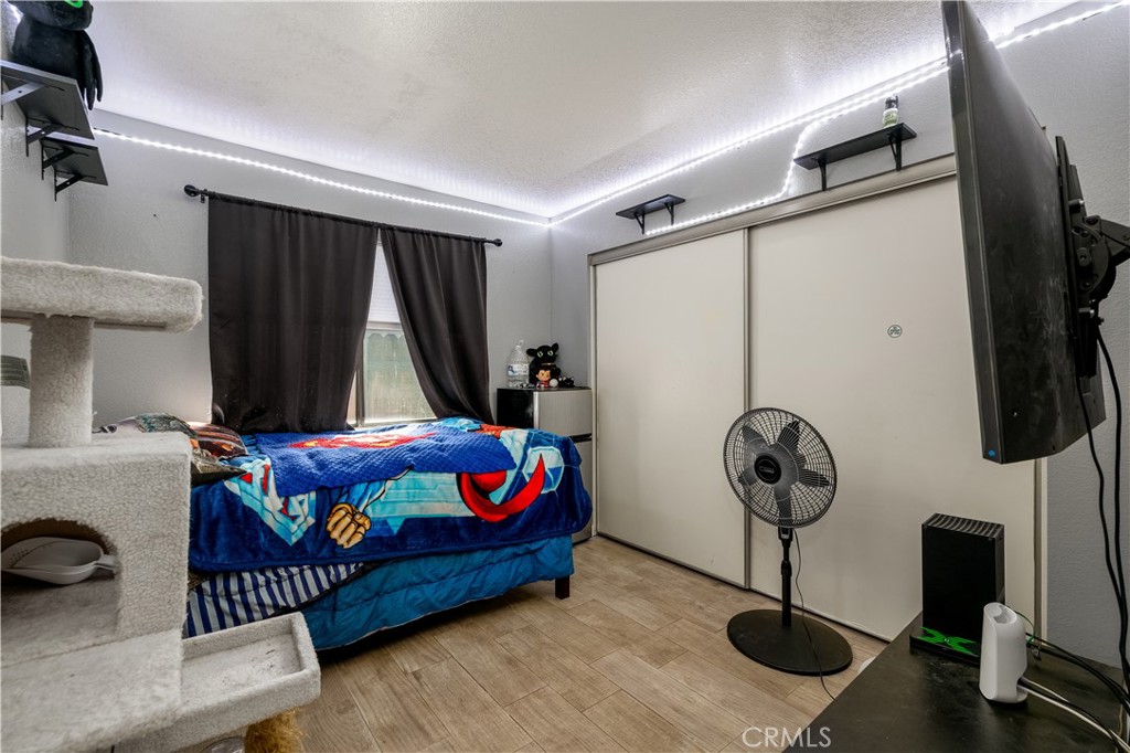 https://media.crmls.org/medias/b71bb40e-8253-4a2c-a256-eccde69ddcdf.jpg?preset=X-Large