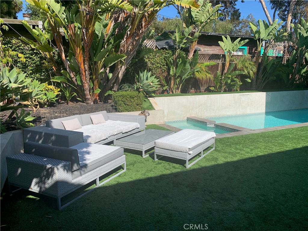 https://media.crmls.org/medias/b71bdbf6-b183-48ba-bfa9-b95b1e65eb67.jpg?preset=X-Large