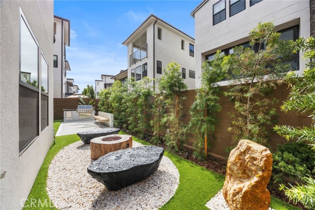 Detail Gallery Image 13 of 28 For 157 Creation St, Irvine,  CA 92618 - 5 Beds | 5 Baths