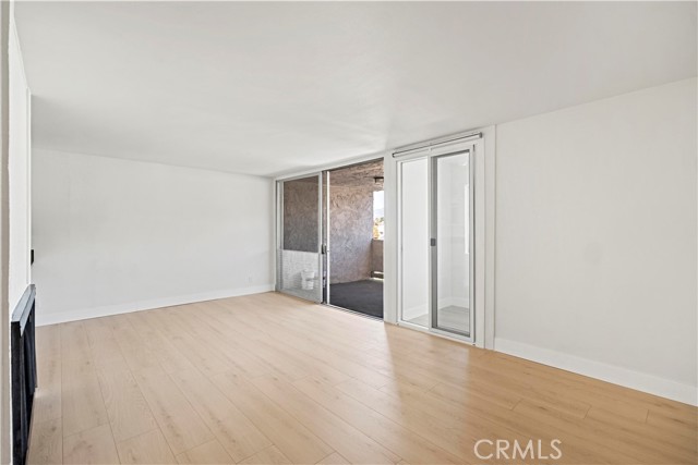 125 Allen, Pasadena CA: https://media.crmls.org/medias/b71c73a0-b8f9-41d4-bf51-93c8777019ff.jpg