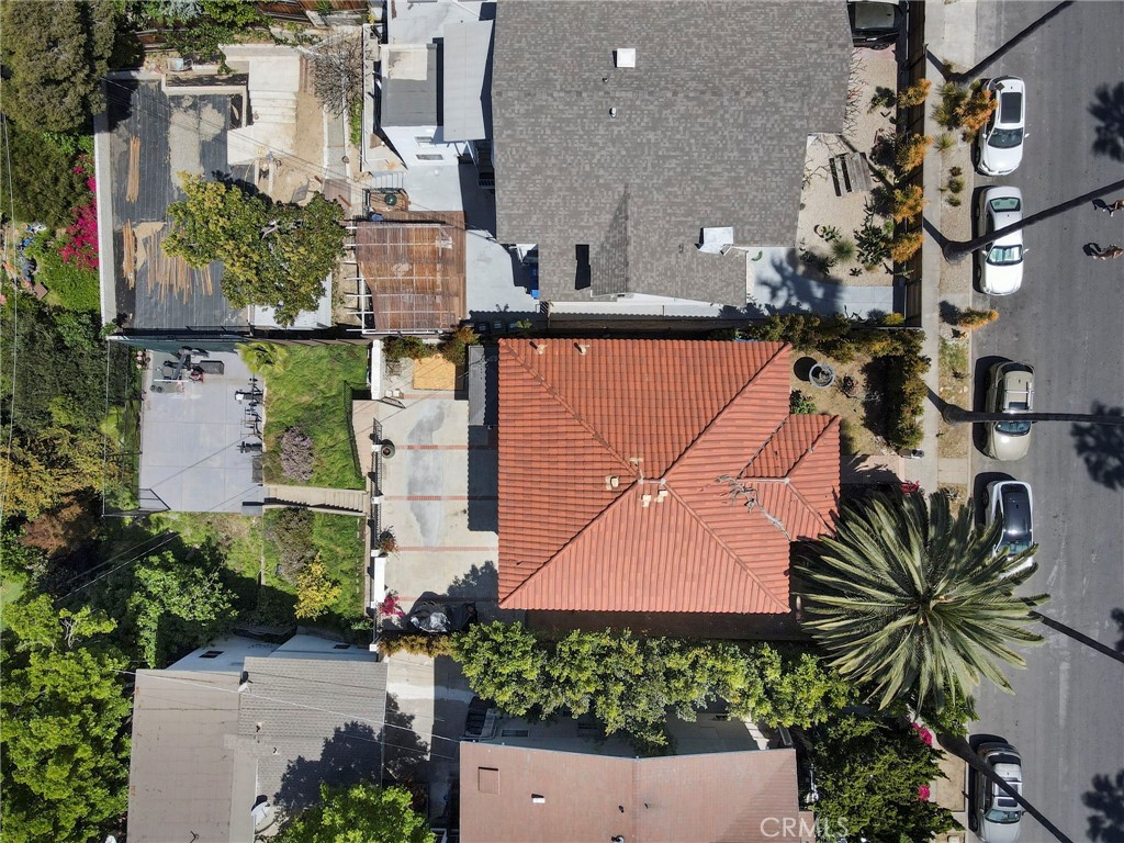 https://media.crmls.org/medias/b71c8fbb-fef3-4f1a-a228-3382a9c02222.jpg?preset=X-Large