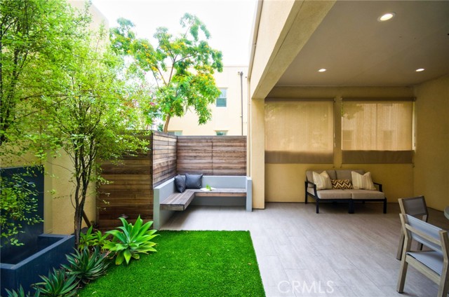 320 Magnet, Irvine CA: https://media.crmls.org/medias/b71cec60-69e6-47d1-8af1-c60121d8f31f.jpg
