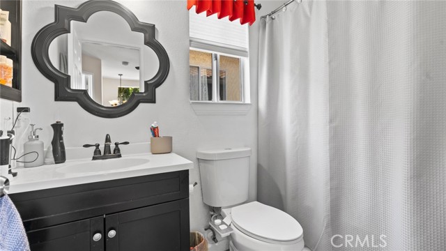 Detail Gallery Image 39 of 56 For 19765 Azure Field Dr, Newhall,  CA 91321 - 3 Beds | 2/1 Baths