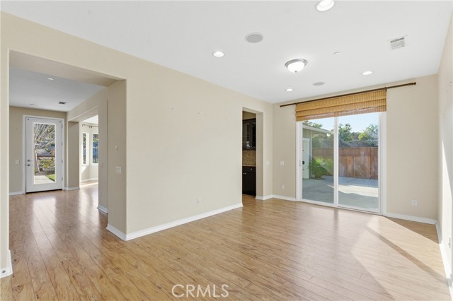 Detail Gallery Image 12 of 37 For 5632 Menemsha Ln, Santa Maria,  CA 93455 - 4 Beds | 4 Baths