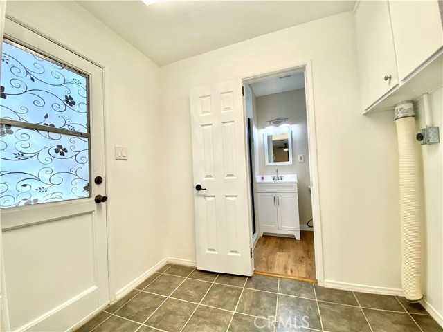 329 E Church Avenue, Ridgecrest CA: https://media.crmls.org/medias/b71de3a0-1509-42a1-b38b-0a1b412e1bc1.jpg