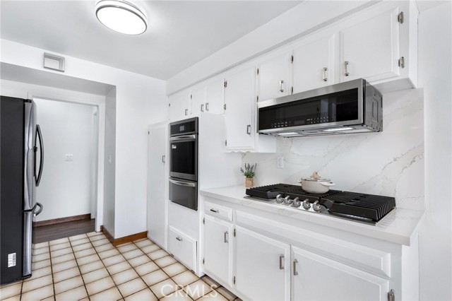 Detail Gallery Image 14 of 44 For 15030 Astoria St, Sylmar,  CA 91342 - 3 Beds | 2 Baths