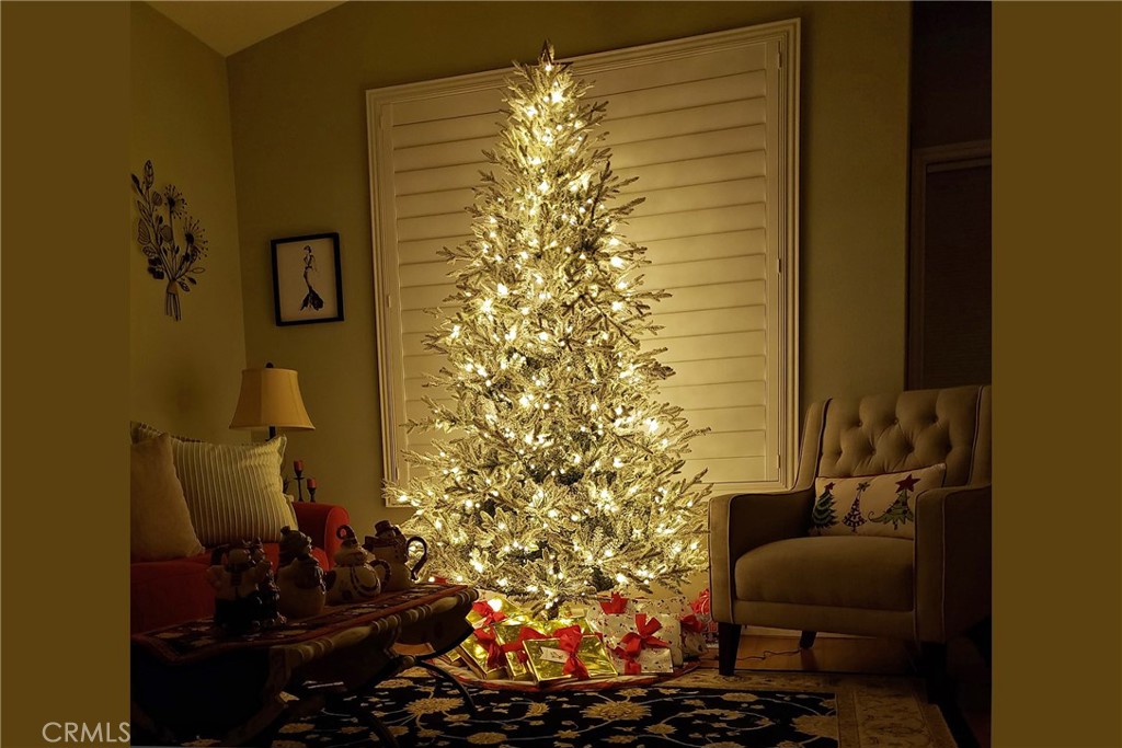 https://media.crmls.org/medias/b71e395d-d4bd-4adc-ba43-cdb306dd580d.jpg?preset=X-Large