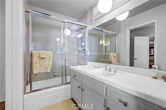 10417 Laramie Avenue, Chatsworth CA: https://media.crmls.org/medias/b71e94fc-2481-4261-82a6-103413172381.jpg