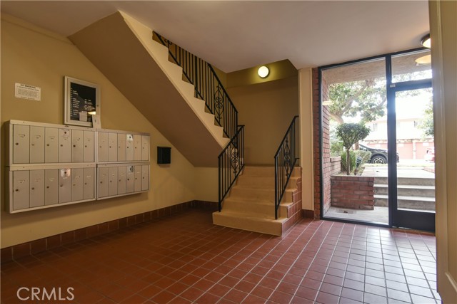 Detail Gallery Image 28 of 30 For 811 6th St #105,  Santa Monica,  CA 90403 - 3 Beds | 2 Baths