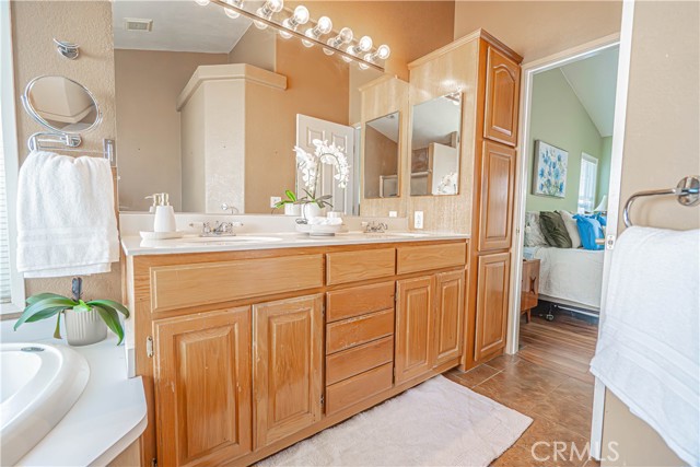 Detail Gallery Image 30 of 74 For 20164 Crestview Dr., Canyon Country,  CA 91351 - 3 Beds | 2 Baths