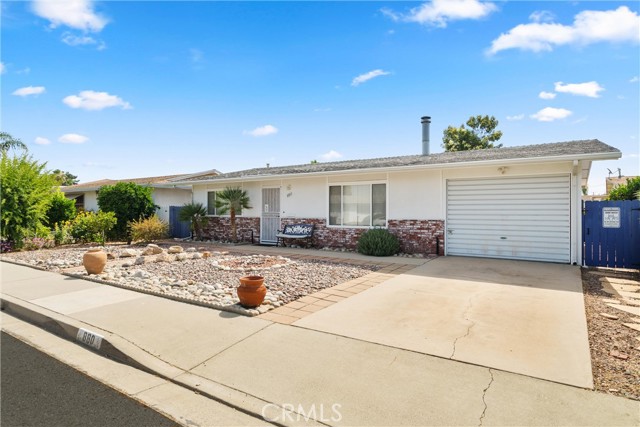 Detail Gallery Image 1 of 29 For 880 S Ramona St, Hemet,  CA 92543 - 2 Beds | 1 Baths