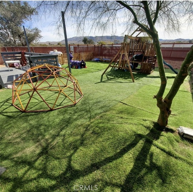 6683 Sherman Hoyt Avenue, 29 Palms CA: https://media.crmls.org/medias/b71f97fc-3901-4414-8a02-11ce6a862f70.jpg