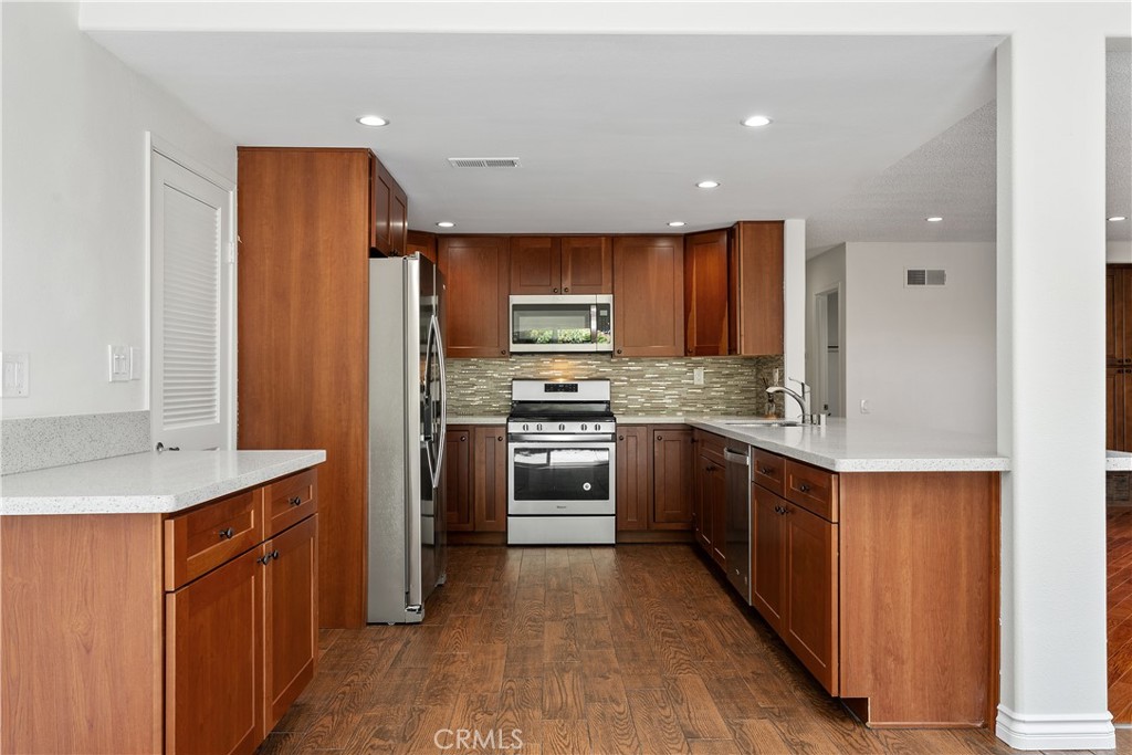 B71feb04 Da41 432b B0f0 8f461b5ea0eb