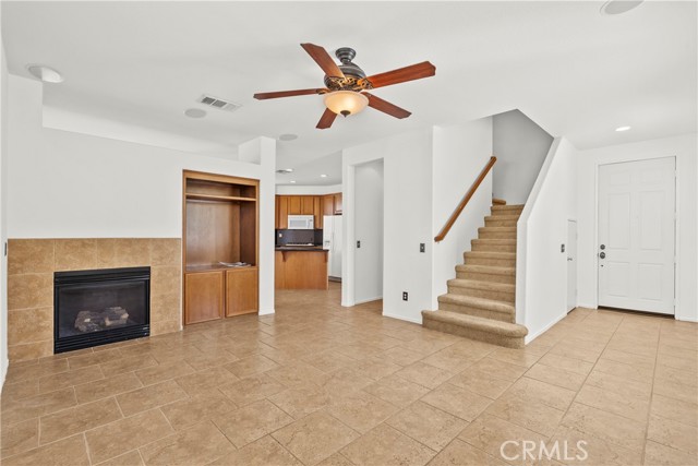 29513 Blake Way, Canyon Country CA: https://media.crmls.org/medias/b7200afb-fa2a-4ee3-b3f2-1be52c927092.jpg