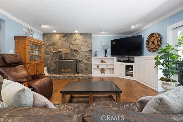 Detail Gallery Image 10 of 53 For 12261 Browning Ave, North Tustin,  CA 92705 - 5 Beds | 4/1 Baths