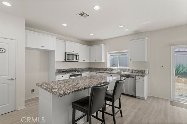 539 Hydrangea Street, Hemet CA: https://media.crmls.org/medias/b720d532-be94-4d12-b014-7a8ef5bd1e43.jpg