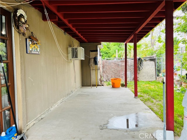 6976 Fairfax Drive, San Bernardino CA: https://media.crmls.org/medias/b720f214-fcb8-442a-9642-956b3c034041.jpg