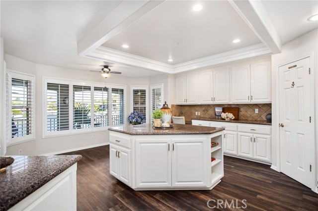 30248 White Wake, Canyon Lake CA: https://media.crmls.org/medias/b72145ae-f712-4faa-a3eb-1866bd859c8c.jpg