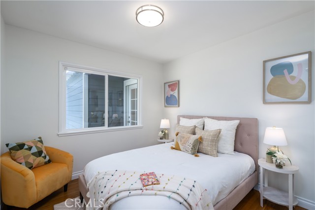 427 Stanford Road, Burbank CA: https://media.crmls.org/medias/b7215191-2ed0-4920-9751-d742c2fc1fb0.jpg