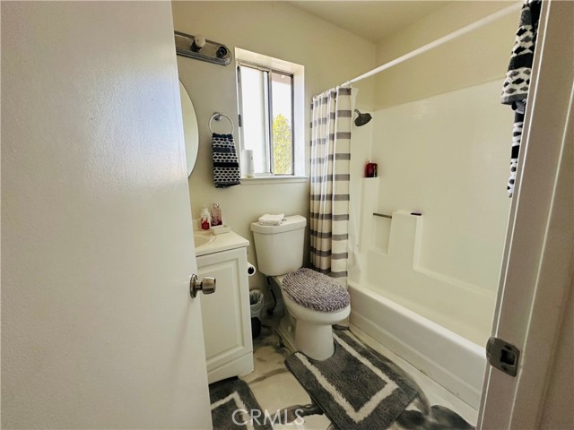 Detail Gallery Image 20 of 34 For 7310 Buckeye Dr, Fontana,  CA 92336 - 4 Beds | 2/1 Baths