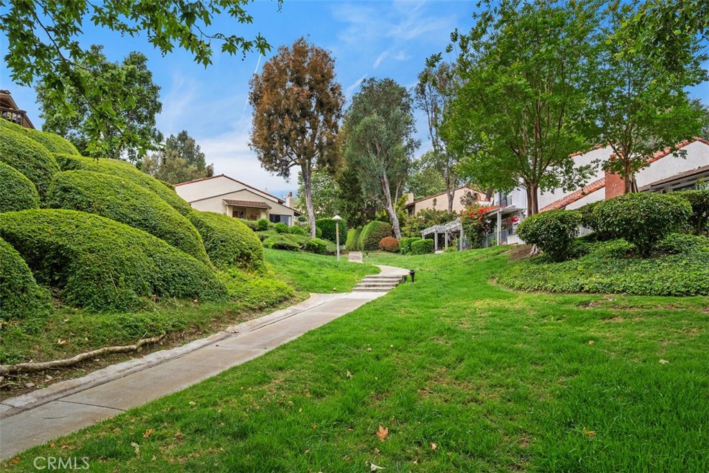 https://media.crmls.org/medias/b72229b1-96f8-41df-8676-873b564ea1e1.jpg?preset=X-Large