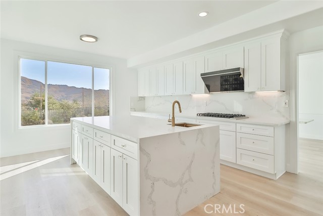 Detail Gallery Image 11 of 45 For 3966 Leighton Point Rd, Calabasas,  CA 91301 - 5 Beds | 4/1 Baths