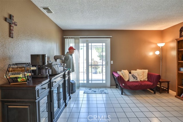 3012 Homer Circle, Jurupa Valley CA: https://media.crmls.org/medias/b72348ac-198f-4337-af29-97283f412ce3.jpg