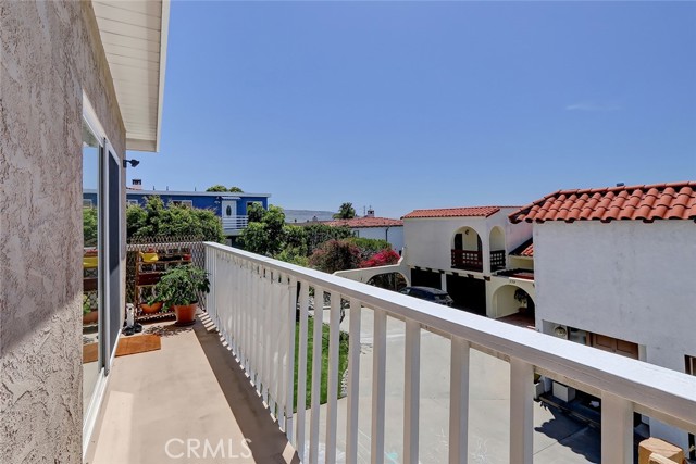 409 Hopkins Avenue, Hermosa Beach, California 90254, ,Residential Income,Sold,Hopkins,SB21092050