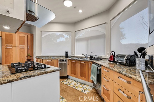 Detail Gallery Image 22 of 43 For 876 Harrington, Glendale,  CA 91207 - 4 Beds | 4 Baths