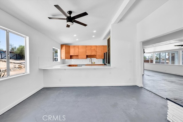 73028 Manana Drive, 29 Palms CA: https://media.crmls.org/medias/b7248be0-c58f-4738-bc56-305e3569f738.jpg