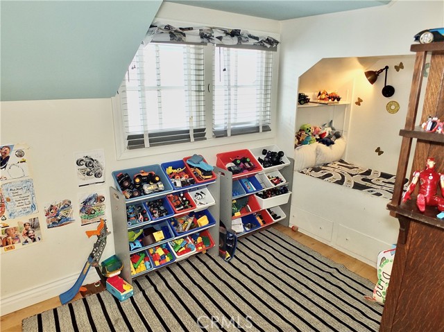 Detail Gallery Image 55 of 71 For 89 Rivo Alto Canal, Long Beach,  CA 90803 - 5 Beds | 3/1 Baths