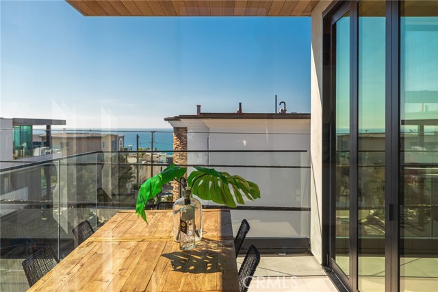 Detail Gallery Image 9 of 36 For 417 31st St, Manhattan Beach,  CA 90266 - 3 Beds | 3/1 Baths