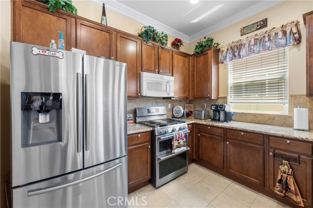 5551 Corte Fiesta, Hemet CA: https://media.crmls.org/medias/b725c5ba-4bd0-463d-92e3-a54f32bccf49.jpg